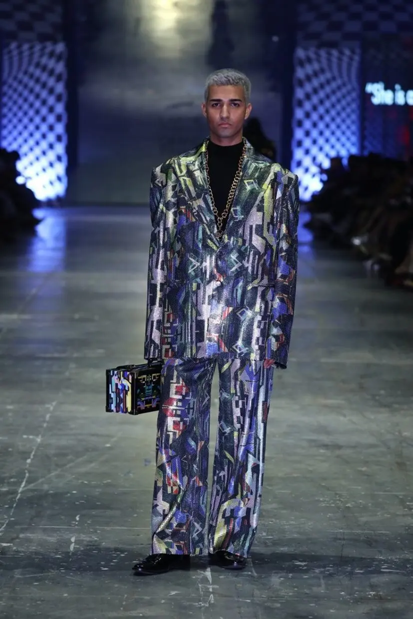 Aditya Roy Kapur walking the ramp at the Diffuse By Manish Malhotra at the FDCI X LAKME FASHION WEEK GRAND FINALE 14-min