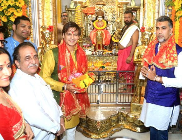 Photos: Vivek Oberoi snapped at Mumba Devi Temple | Parties & Events