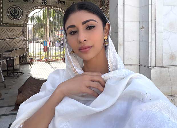 Mouni Roy shares peaceful Golden Temple moments amid shoot for upcoming web series Hisaab with the cast; see pics : Bollywood News