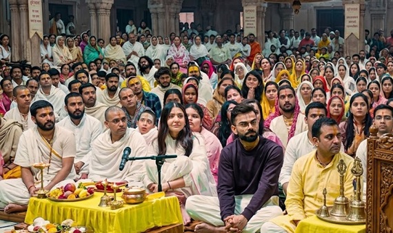 Virat Kohli & Anushka Sharma Visit Vrindavan